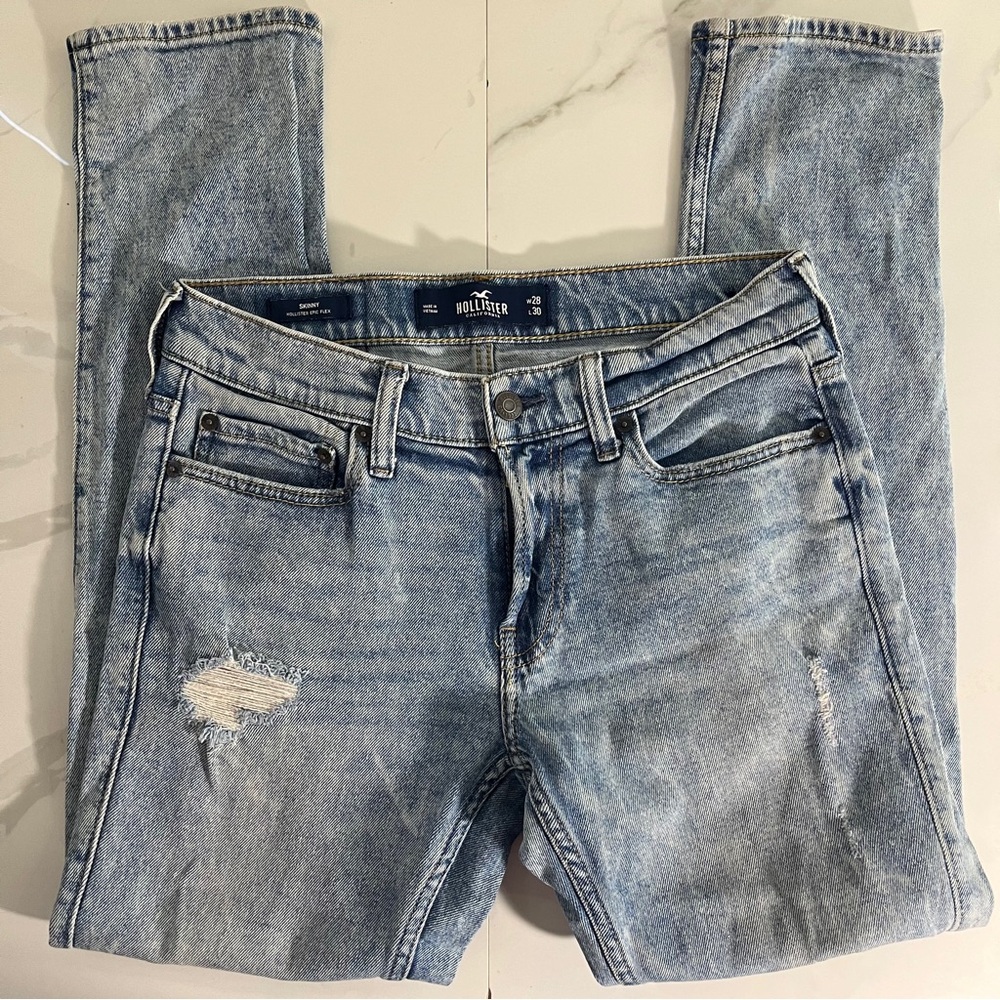 Hollister Women’s Skinny Light Blue Distressed Jeans